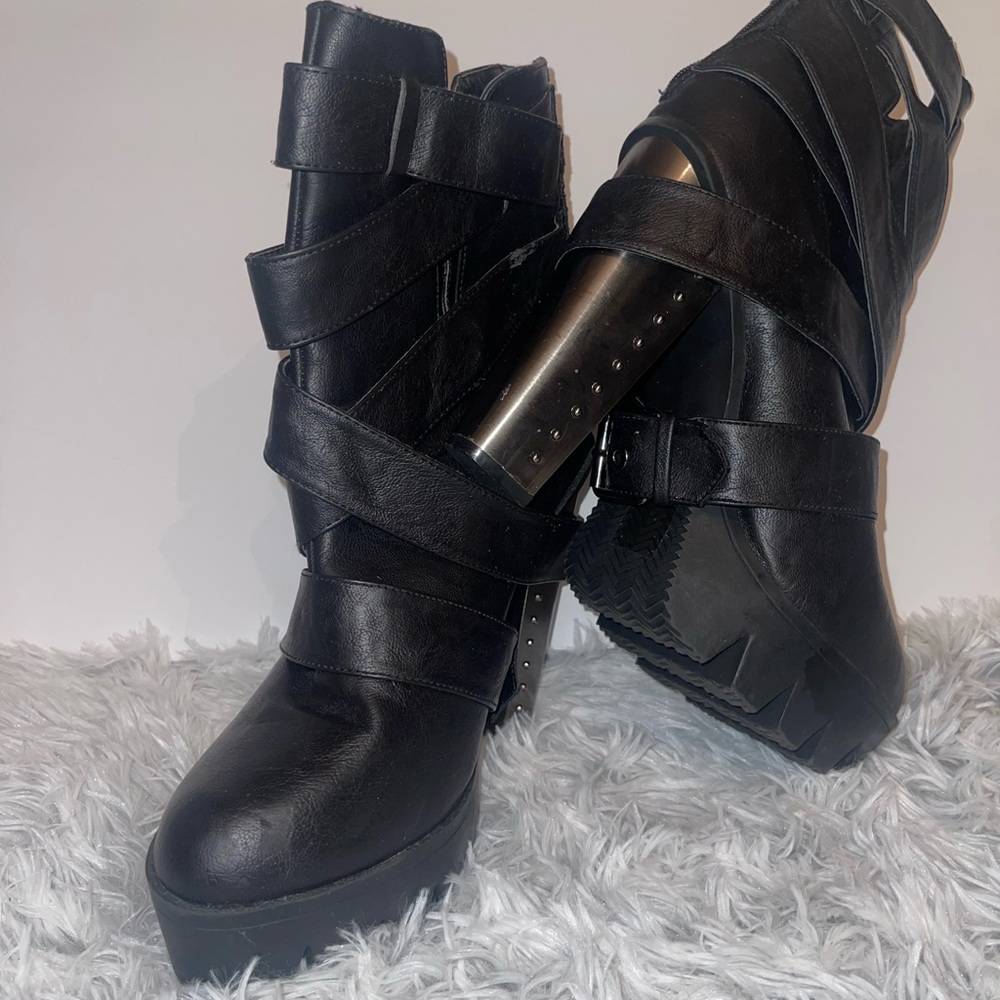 Women Black Boots with Metal Heel